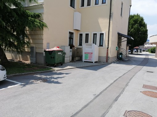 Zabojnik za stavbo Občine Polzela.